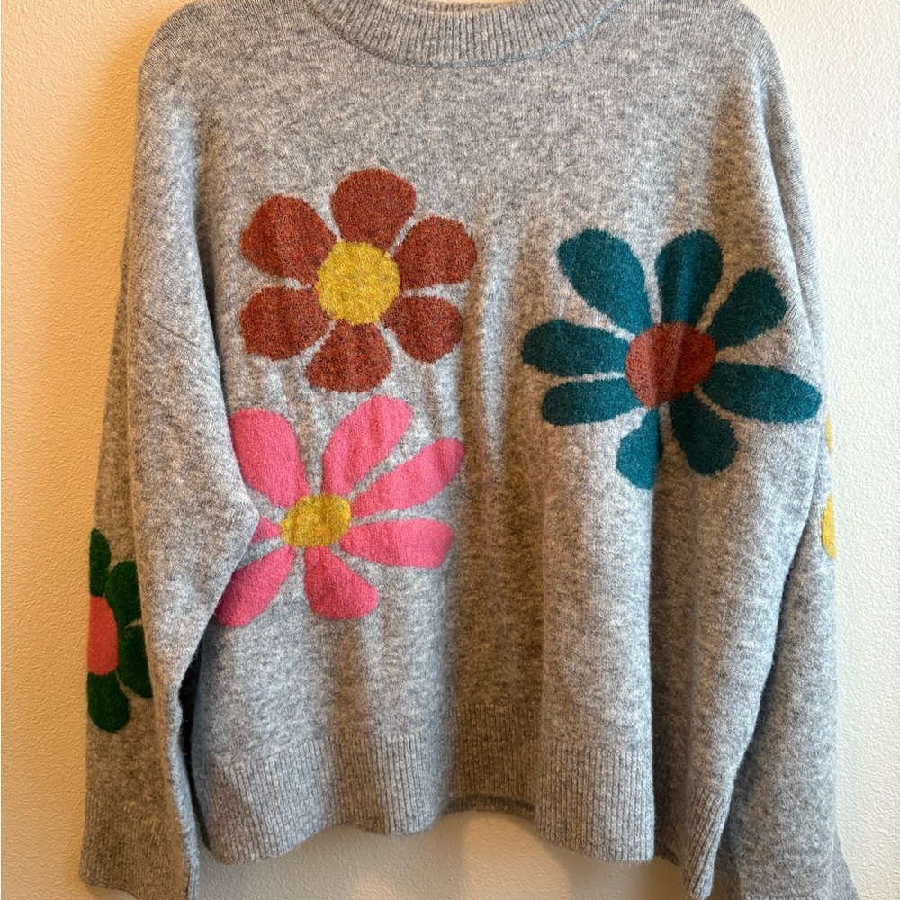 Natural Life Floral Gray Sweater